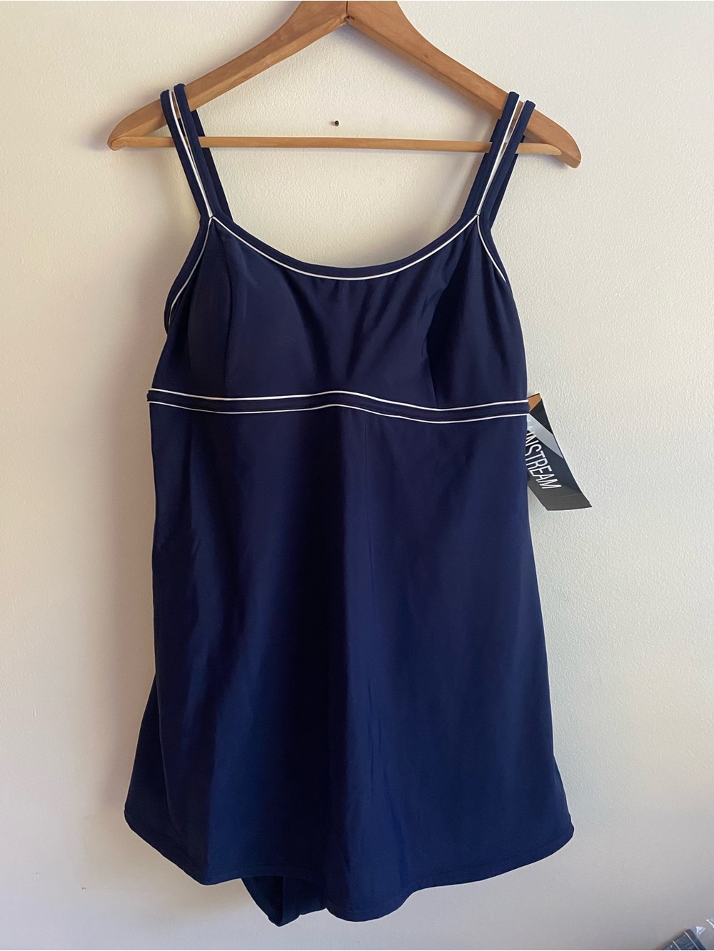 Mainstream One piece Swimsuit Swimdress Size 16 NWT